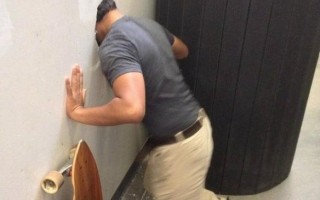 恶搞锁内裤视频，锁内裤 搞笑